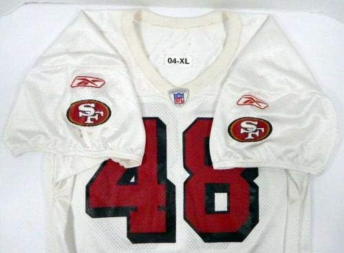 2004 San Francisco 49ers 48 Oyun Kullanılmış Beyaz Antrenman Forması DP06384-İmzasız NFL Oyun Kullanılmış Formalar